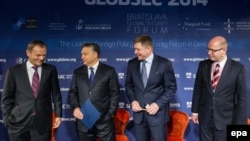 Премьер-министры стран "Вышеградской четверки" (Польша, Венгрия, Словакия, Чехия)