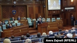 Engel speaks to the Kosovar parliament in July 2015.
