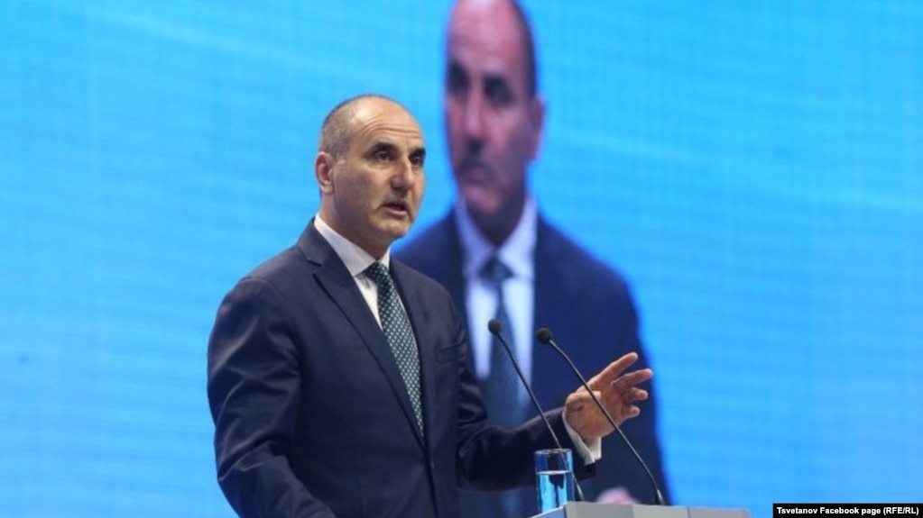 Цветан Цветанов, когато още говореше на форумите на ГЕРБ