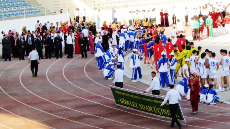 Aşgabat arassaçylyk işlerini we köpçülikleýin taýýarlyklary geçirip, Garaşsyzlyk gününe “şaýlanýar”