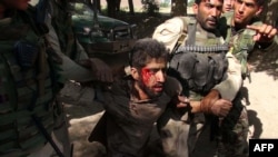 Ауғанстан қауіпсіздік күштерінің қолына түскен Талибан сарбазы деп сипатталған тұтқын. Нангархар, 19 маусым 2013 жыл