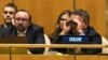 Посол України в ООН Сергій Кислиця на засіданні Генасамблеї ООН дивиться в бінокль перед голосуванням за резолюцію, яка засуджує спробу анексії Росією частини території України. Нью-Йорк, 12 жовтня 2022 року 