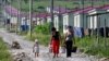 Жители села Кехви выбрались из цхинвальской тюрьмы при содействии комиссара Совета Европы по правам человека: сегодня они живут по соседству в поселении для беженцев в Церовани