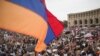 «Бархатная» революция на фоне «Розовой». Чем похожи и чем отличаются Армения Пашиняна от Грузии Саакашвили 