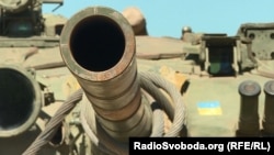 Україні украй потрібне виробництво артилерійських снарядів. Але через ракетні удари слід подумати про винесення підприємств до країн-партнерів, кажуть
військові експерти