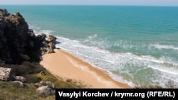 Побережье Азовского моря у Караларского природного парка