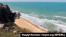 Побережье Азовского моря в районе Караларского природного парка в Крыму, апрель 2020 года