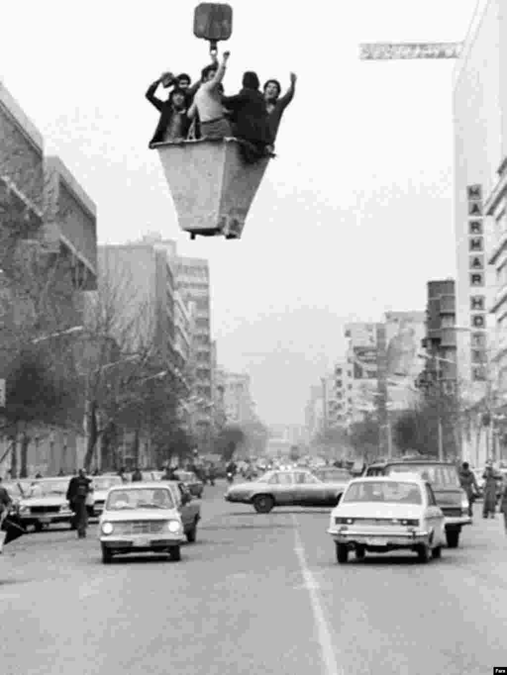 Teheran, protesti protiv Šaha Mohameda Reze Pahlavija, 1979. 