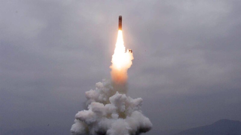 Koreja e Veriut teston një dron bërthamor nënujor