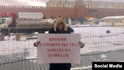 Сергей Зверев на Красной площади во время пикета против строительства завода на Байкале