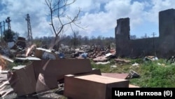 Снимка от района на ромската махала в Царево. В нея живеят някои от най-бедните жители в страната.