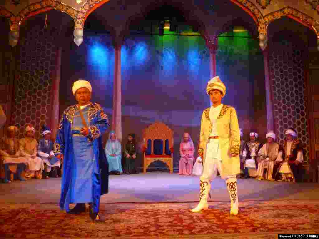 Kyrgyzstan - Osh Uzbek Theater receives assistance from Uzbekistan