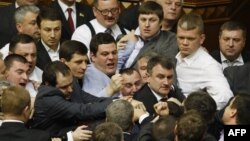 Сутичка між депутатами в залі Верховної Ради, 19 березня 2013 року