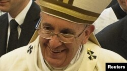 Папа римский Франциск среди верующих в Риме, 2 апреля 2015 г. 