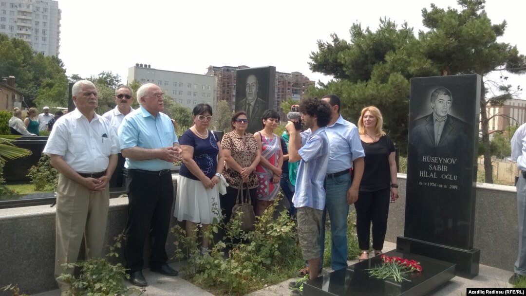 Elmar Hüseynovun qəbri başında - 17 iyul 2015