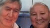 Селфи Алмазбека Атамбаева с бывшим мэром Бишкека Нариманом Тюлеевым, сделанное в самолете в Москву. 22 октября 2018 года.