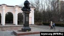 Памятник Тарасу Шевченко в Симферополе, архивное фото