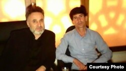 Лидер оппозиционной «Группы-24» Умарали Кувватов (слева) и Сулаймон Каюмов, признанный виновным в отравлении Кувватова.