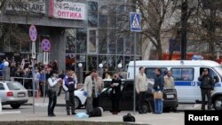 На месте стрельбы в Белгороде, 22 апреля 2013