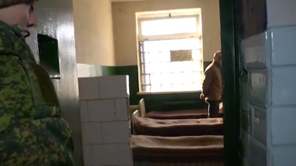 Угруповання «ЛНР» показало камери, де утримує українських ...
