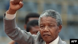 Nelson Mandela nekoliko dana nakon puštanja iz zatvora, 25. februar 1990.