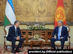 Кыргызстан менен Өзбекстандын президенттери.