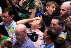 Эмоции в торговом зале нью-йоркской биржи во время кризиса 2008 года