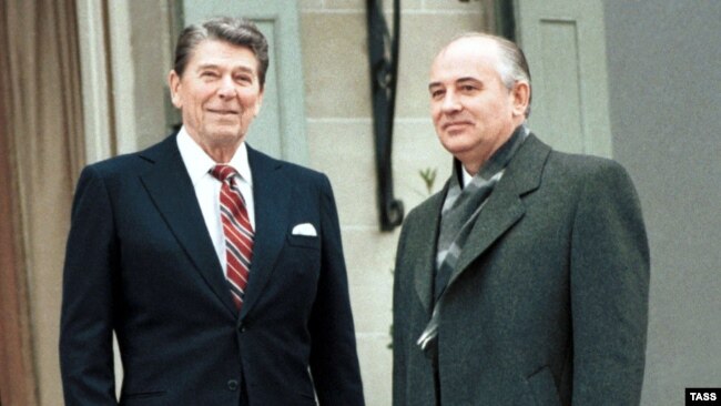 Ronald Reagan (left) and Mikhail Gorbachev in the mid-1980s.