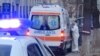 Ambulanța aduce un suspect de coronavirus la spitalul de boli infecțioase Toma Ciorbă