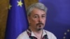 За 8 годин до відставки: Ткаченко у розмові з Радіо Свобода підтримував зйомки серіалів під час війни і звільнятися не збирався