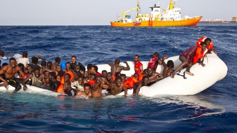 Извлечени седум мигранти кај островот Лампедуза