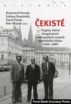 Обложка чешского издания книги "Чекисты"
