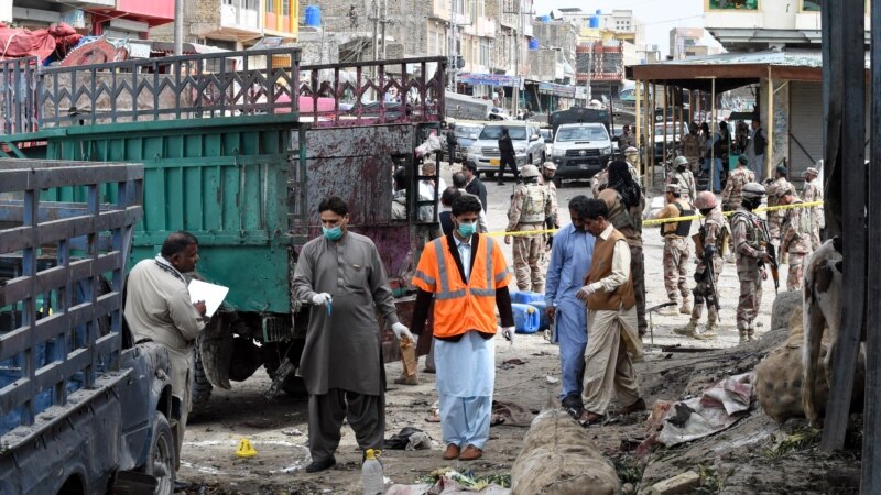 Најмалку 20 загинати при бомбашки напад во Пакистан 