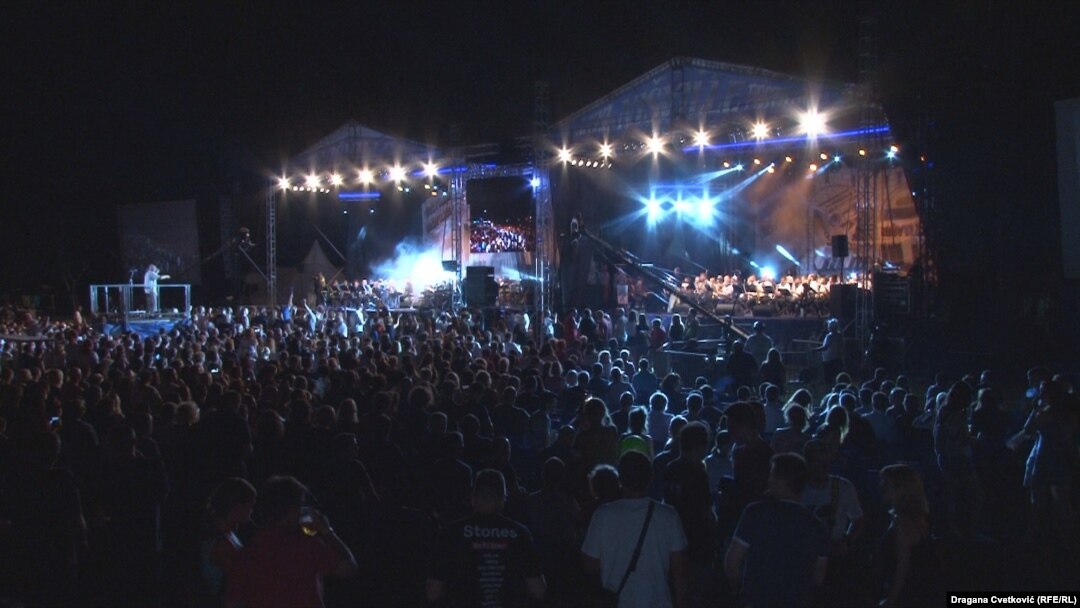 Earth and Sky stage