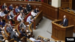 Арсеній Яценюк виступає в парламенті, 6 червня 2014 року