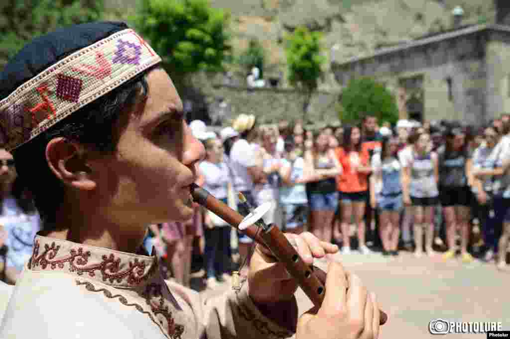 Второй Международный фестиваль &laquo;Вардавар&raquo; в Гарни и Гехарде