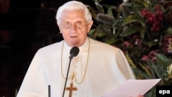 Папа Бенедикт XVI выступает на межрелигиозной встрече во время празднования Всемирного Дня Молодежи (WYD) в Сиднее. 18 июля 2008