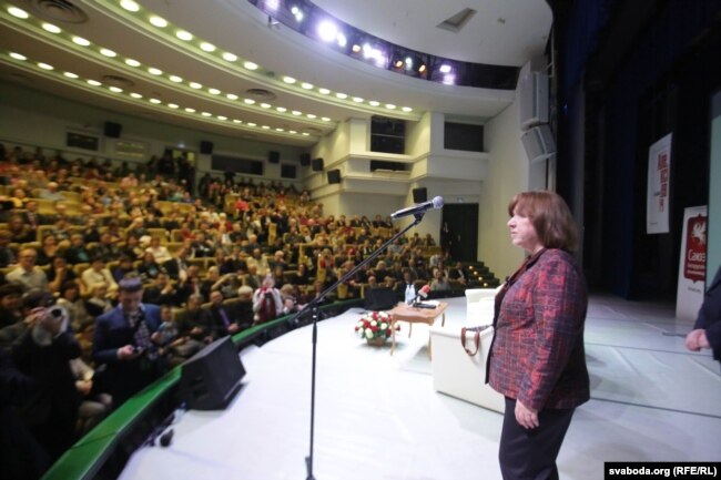 Падчас прэзэнтацыі кнігі "Алексіевіч на Свабодзе" ў красавіку 2016 году ў Менску.