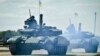 Час подумати, як українським солдатам вистояти проти російських танків – генерал Петреус