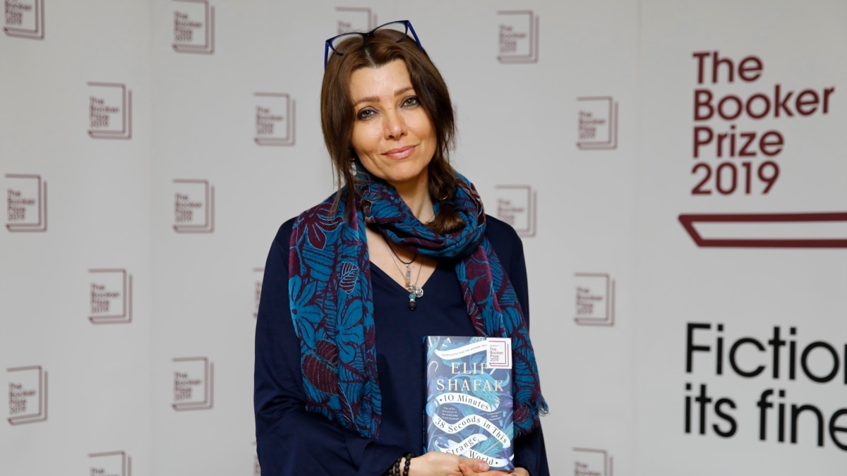 Елиф Шафак, която променя света, като разказва истории