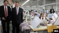 Претседателот Ѓорге Иванов во посета на текстилна фабрика во Штип на 29 февруари 2012.