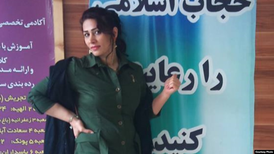 Егде лесбиянкалар x f ВКонтакте желісіндегі көліктегі секс