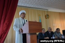 Представитель Духовного управления мусульман Казахстана в Актюбинской области имам Толеби Оспанов.