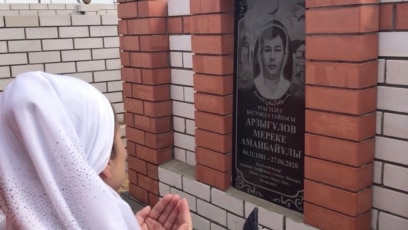 Мира Фурлан порно