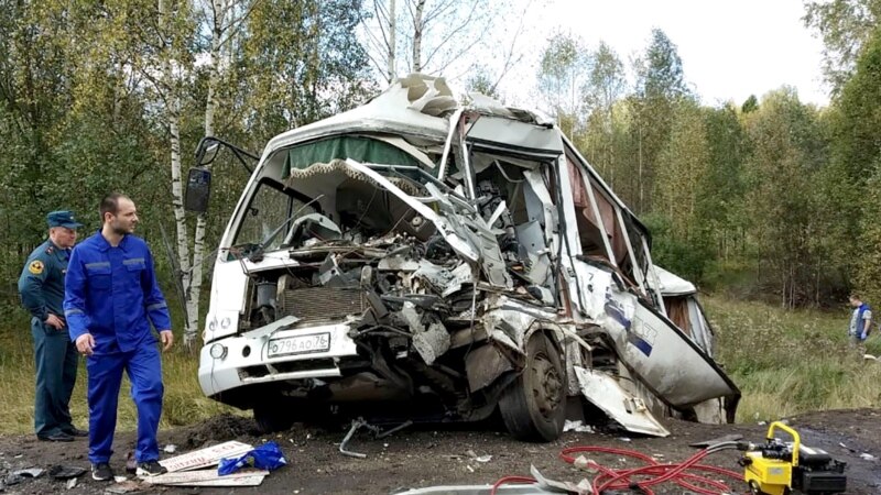 Orsýetiň Uzak gündogarynda agdarylan awtobusda 19 adam öldi