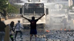 Две реальности: как кризис в Венесуэле показывают по ТВ страны и за границей