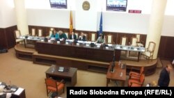 Собраниска расправа за презумпција на невиност, наодите за злоупотреба на притворот, загрозување на слободата на изразување и медиумски слободи и правото на изразување јавен протест во Република Македонија. 