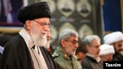 Ali Khamenei la funeraliile generalului Soleimani