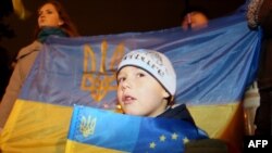 Маленький мітингувальник в Донецьку, 22 листопада 2013