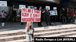 Pamje nga protestat e së shtunës kundër devijimit të lumit Radika